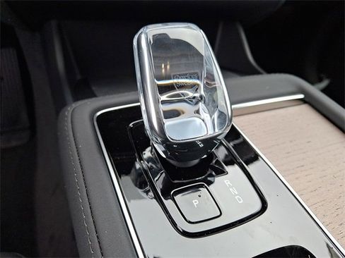 New 2026 Volvo XC90 B6 Plus w/ Protection Package Premier image 8