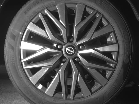 Used 2025 Nissan Altima 2.5 SV FWD image 15