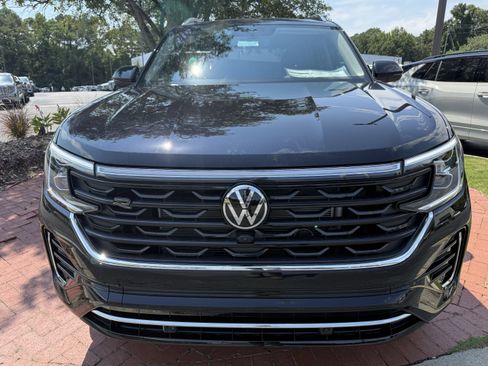 New 2026 Volkswagen Atlas SEL Premium R-Line AWD/4WD image 2