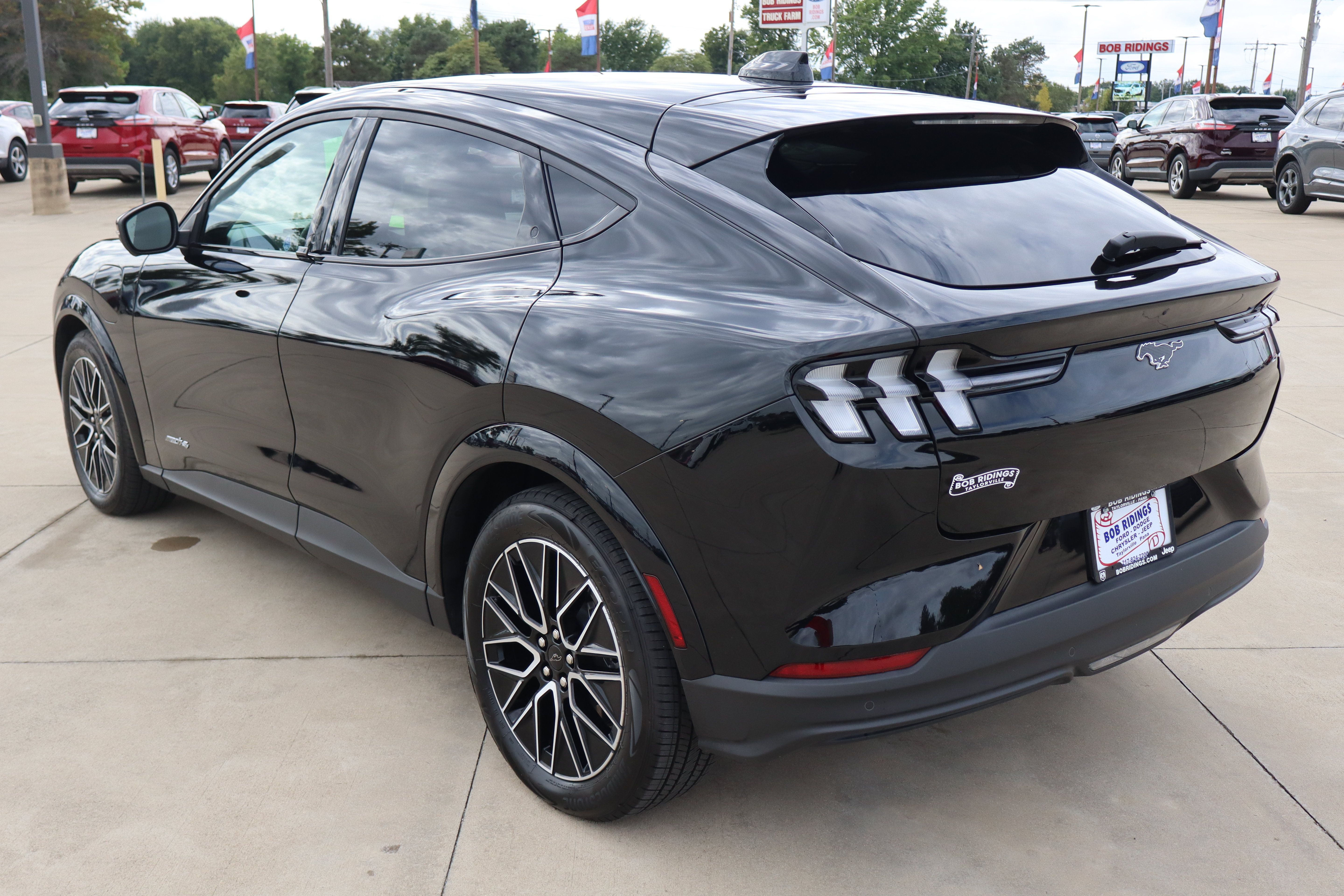 Used 2025 Ford Mustang Mach-E Premium AWD/4WD image 7