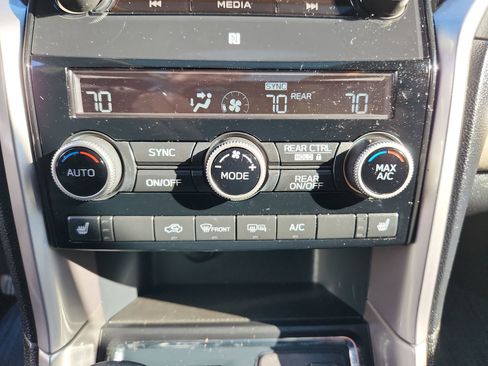 Used 2022 Subaru Ascent Limited w/ Technology Package image 17