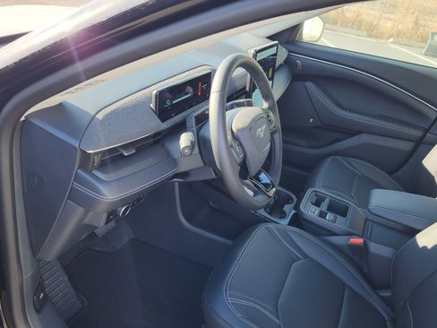 New 2025 Ford Mustang Mach-E Premium image 23