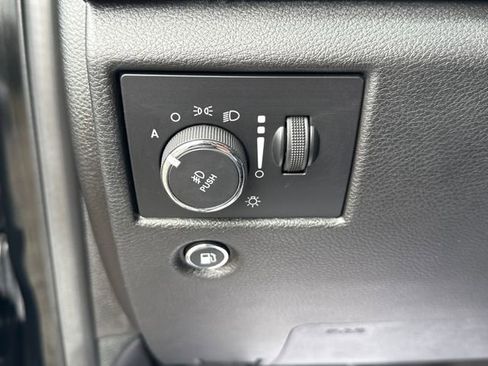 Used 2018 Jeep Grand Cherokee Limited image 20