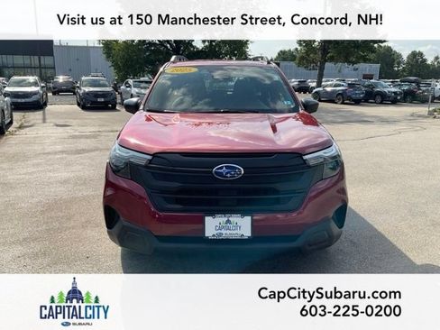 Used 2025 Subaru Forester AWD/4WD image 2