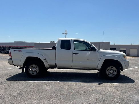 Used 2010 Toyota Tacoma PreRunner RWD image 4