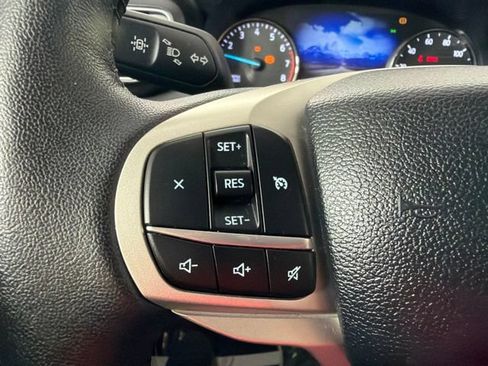 Used 2024 Ford Explorer XLT w/ Equipment Group 202A RWD image 33