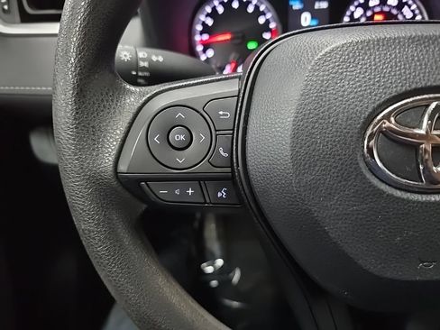 Used 2022 Toyota RAV4 XLE AWD/4WD image 19