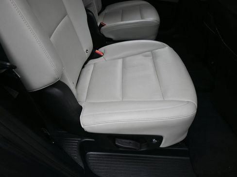 Used 2021 Kia Telluride S image 40