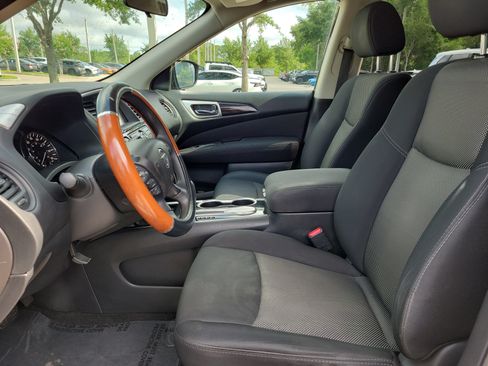 Used 2017 Nissan Pathfinder S FWD image 12