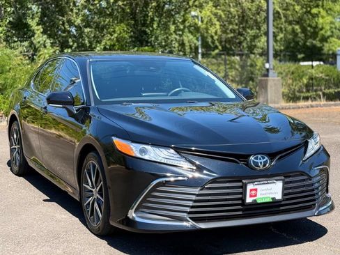 Certified 2024 Toyota Camry XLE w/ Cold Weather Package AWD/4WD image 7