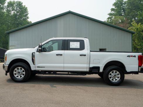 Used 2023 Ford F250 XLT AWD/4WD image 6