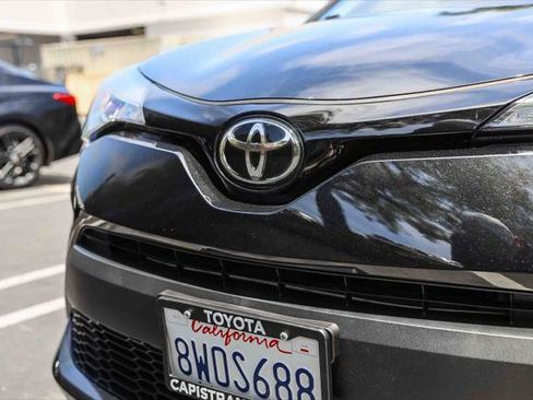 Certified 2021 Toyota C-HR LE FWD image 11