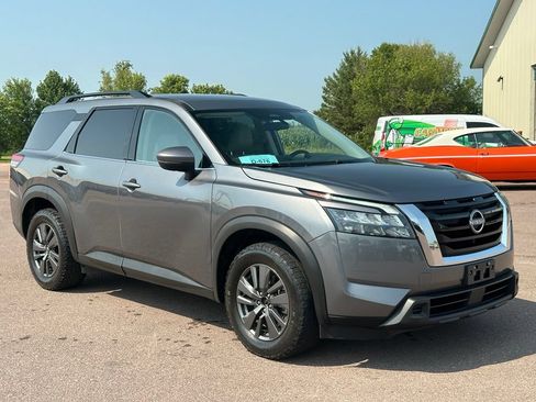 Used 2024 Nissan Pathfinder SV AWD/4WD image 7