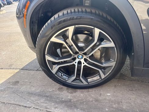 Used 2022 BMW X5 xDrive40i w/ Executive Package image 11