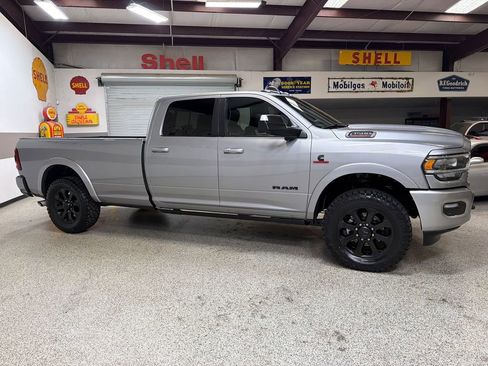 Used 2022 RAM 3500 Laramie AWD/4WD image 9
