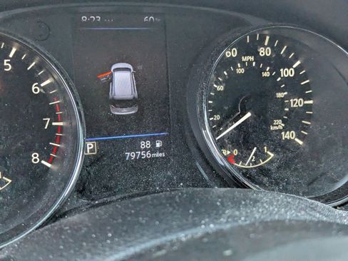 Used 2018 Nissan Rogue S image 10