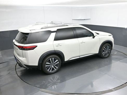 Used 2022 Nissan Pathfinder Platinum w/ Cargo Package image 52