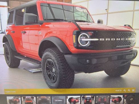 Used 2022 Ford Bronco Wildtrak image 4