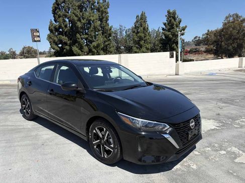 Used 2025 Nissan Sentra SV FWD image 36