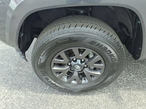 Used 2021 Toyota Tacoma SR5 RWD image 4