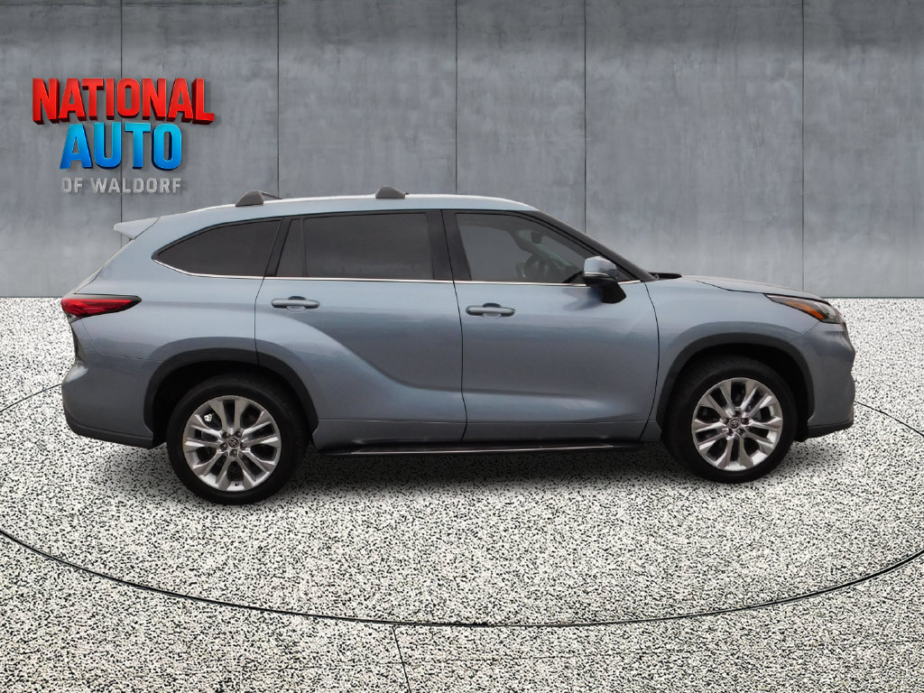 Used 2022 Toyota Highlander Limited FWD image 4