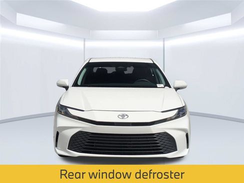 Used 2025 Toyota Camry LE FWD image 11