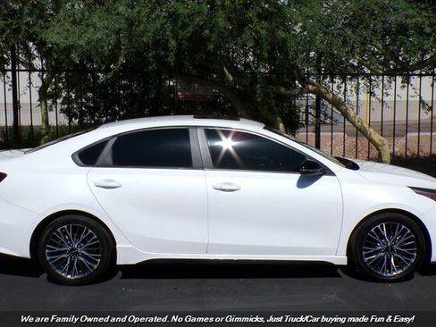 Used 2022 Kia Forte GT-Line w/ GT-Line Premium Package FWD image 5