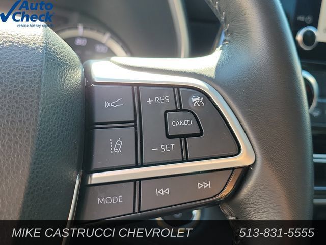 Used 2023 Toyota Highlander XLE FWD image 20