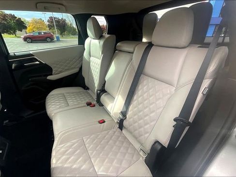 Used 2022 Mitsubishi Outlander SEL image 25