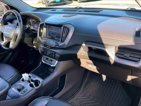 Used 2022 GMC Terrain AT4 w/ Infotainment Package II image 14