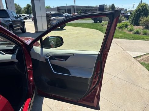 Used 2025 Toyota RAV4 XLE w/ Convenience Package AWD/4WD image 36
