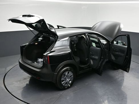 New 2026 Nissan Kicks S image 30