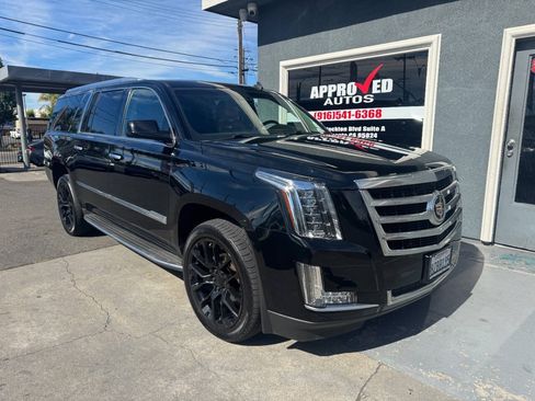 Used 2015 Cadillac Escalade ESV Luxury AWD/4WD image 1