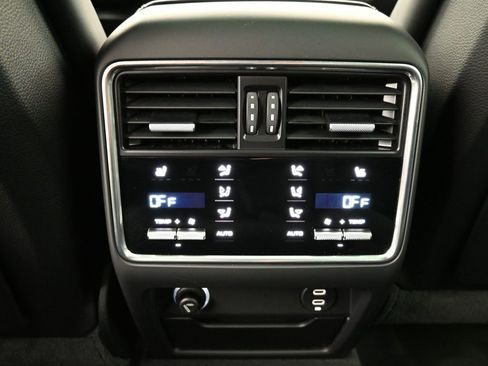 Used 2022 Porsche Cayenne Turbo image 25