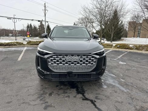 Used 2025 Audi Q5 Premium Plus AWD/4WD image 2