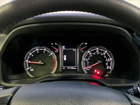 Used 2020 Toyota 4Runner TRD Off-Road Premium w/ Moonroof Package AWD/4WD image 25