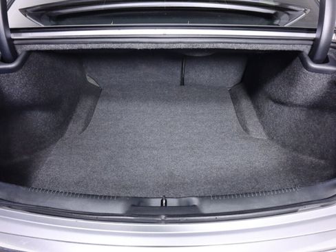 Used 2018 Chrysler 300 Limited w/ Safetytec Plus Group image 38