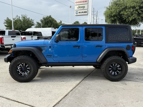 Used 2022 Jeep Wrangler Unlimited Sport AWD/4WD image 9