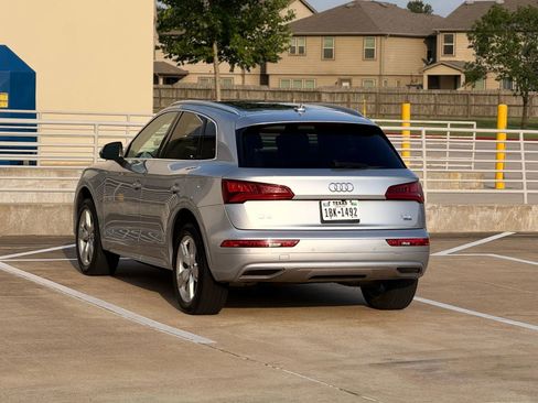 Used 2018 Audi Q5 2.0T Premium Plus w/ Premium Plus Package AWD/4WD image 5