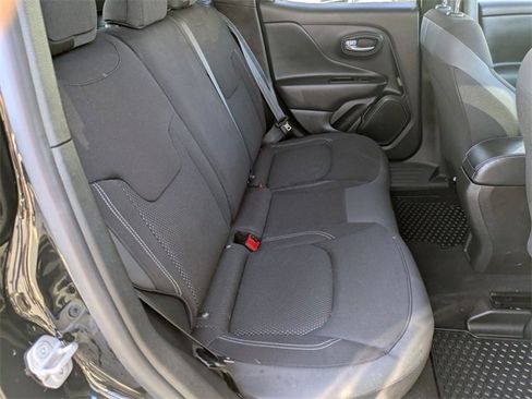 Certified 2023 Jeep Renegade Latitude w/ Premium Group image 26