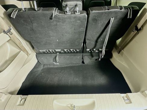 Certified 2024 Chrysler Pacifica Touring-L image 36