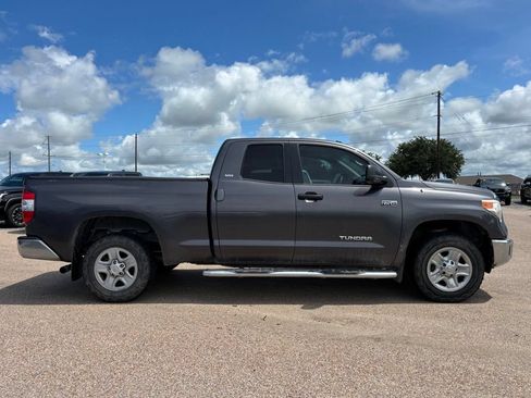 Used 2017 Toyota Tundra SR5 AWD/4WD image 4