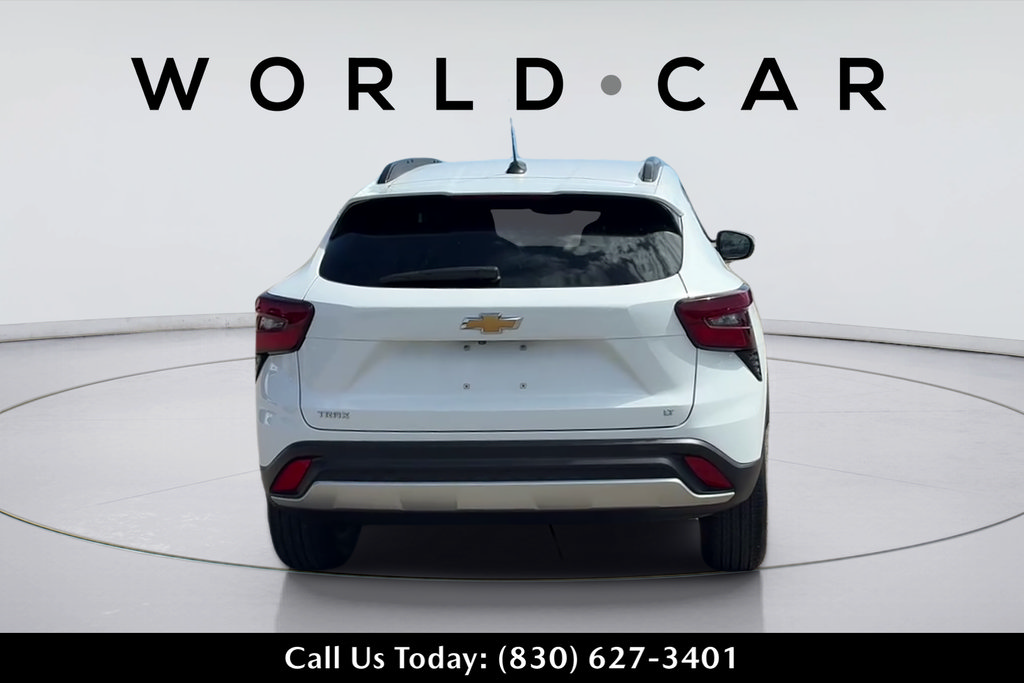Used 2024 Chevrolet Trax LT w/ Driver Confidence Package FWD image 8