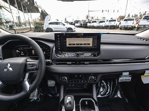 New 2026 Mitsubishi Outlander SEL image 27