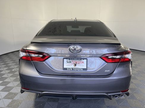 Used 2024 Toyota Camry SE image 5