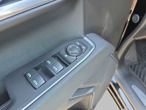 Used 2025 GMC Sierra 1500 Elevation image 16