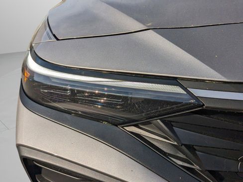 New 2026 Hyundai Elantra SE image 13