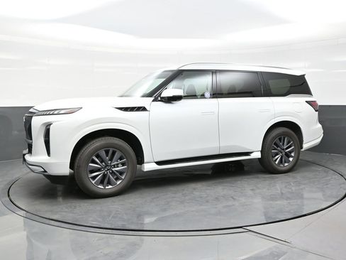 Certified 2025 INFINITI QX80 Pure image 3