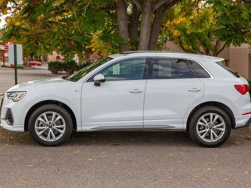 Used 2024 Audi Q3 2.0T Premium image 8