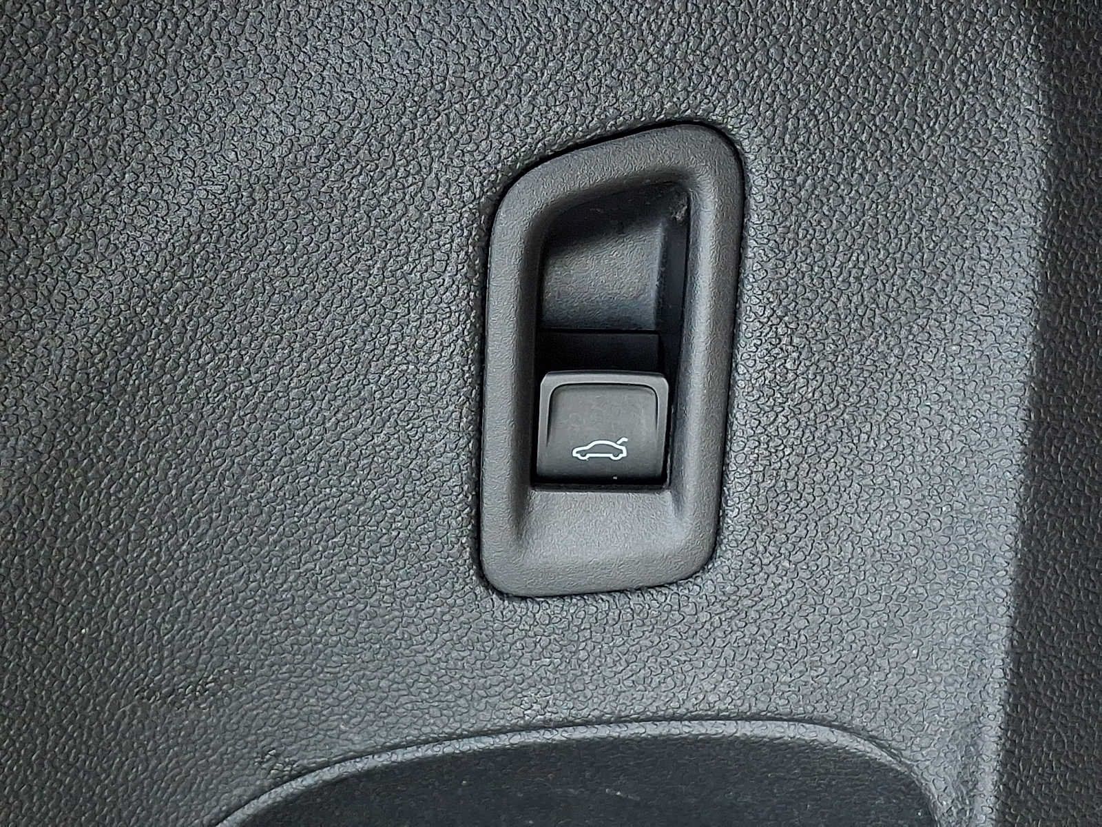Certified 2024 Volkswagen Atlas Peak Edition SE AWD/4WD image 24